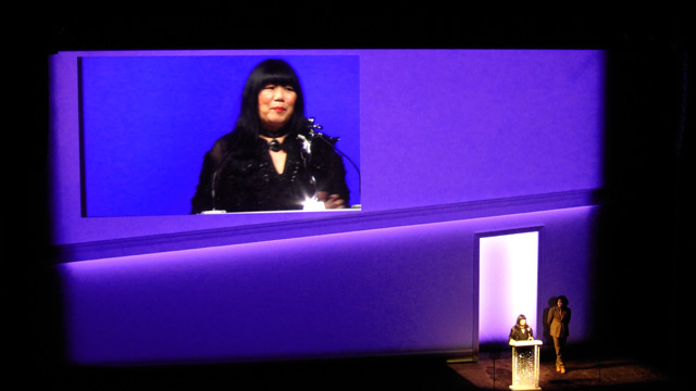 Anna Sui accepting the Geoffrey Beene Lifetime Achievement award