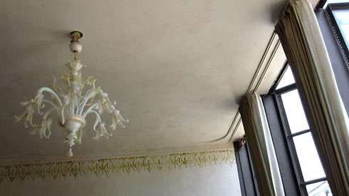 Interior or Botanica, Red Hook