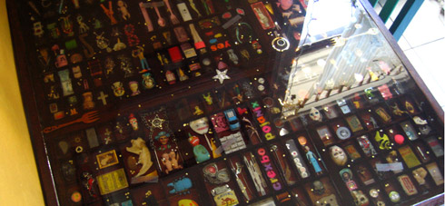 Electrofork Resin Table