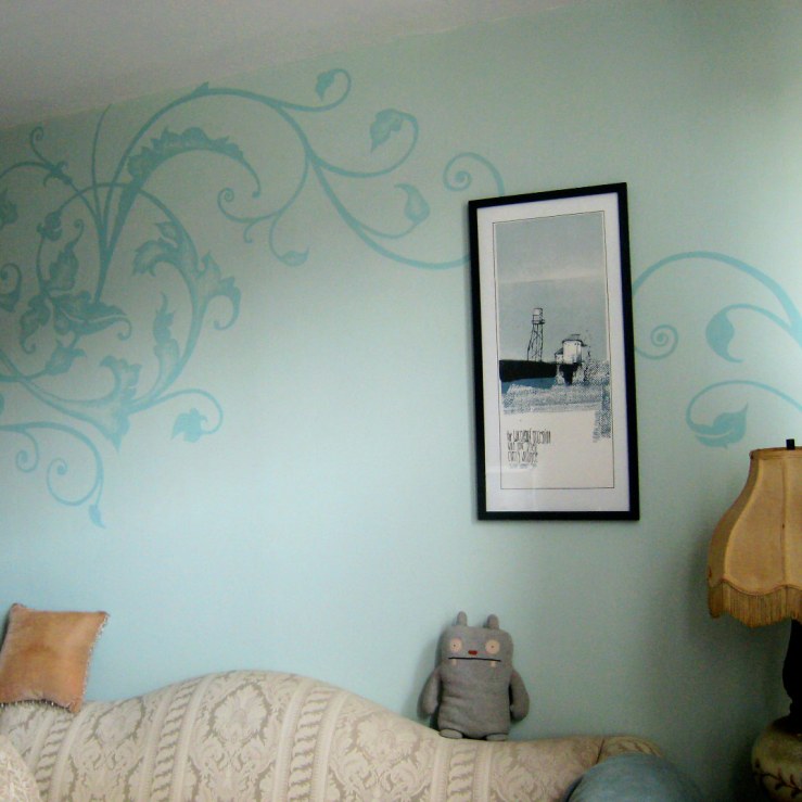 In my previous apartment, I painted this whimsical flourish on the wall of my office— projector and chalk pencil; freehand painting.