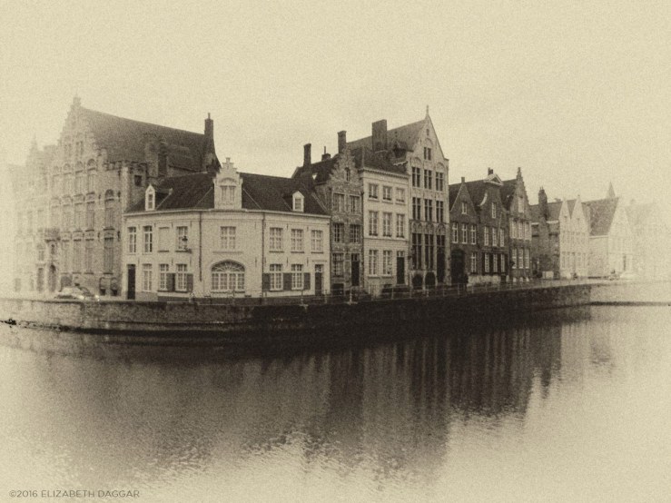 Brugge canal houses