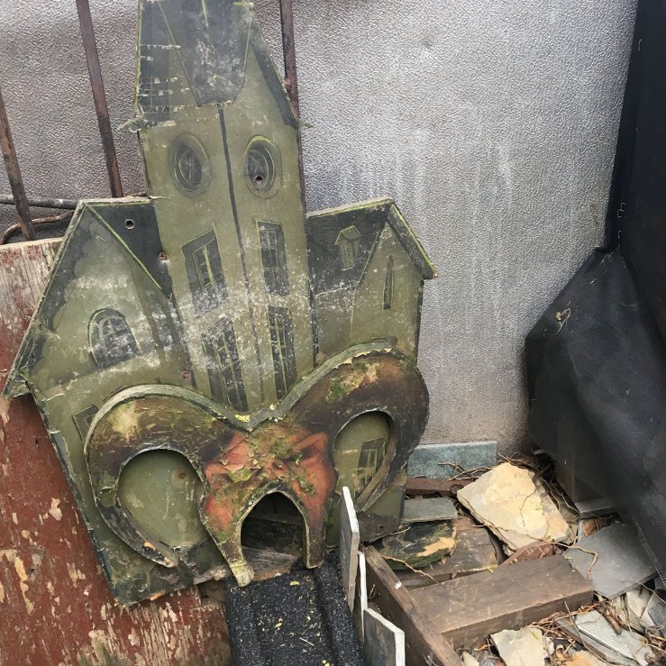 mini golf Haunted House at Bushwick Country Club